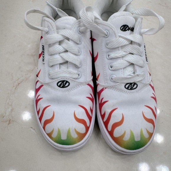 💗Kids’ Healys size 3 - Picture 2 of 4